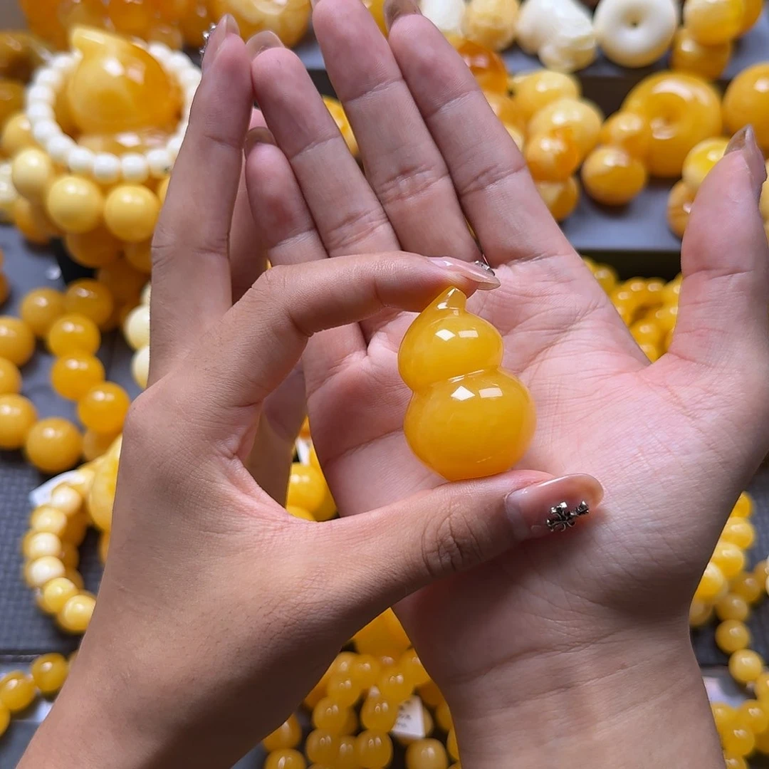 未镶嵌蜜蜡珠宝奇石