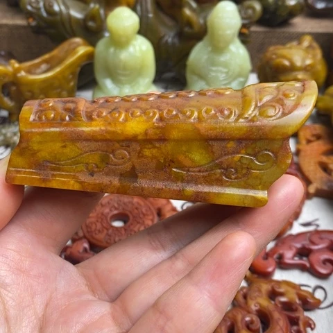 蛇纹石玉未镶嵌颈饰94