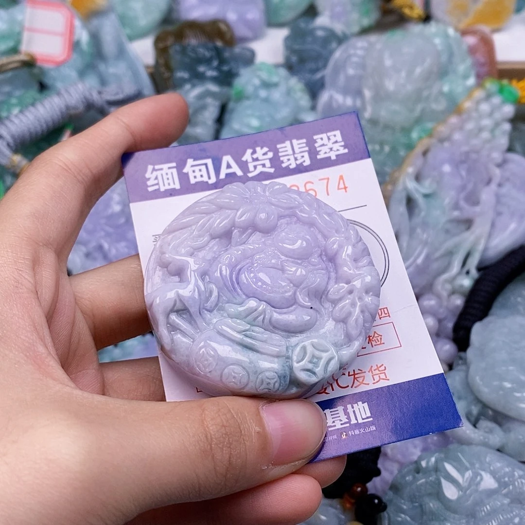 吊坠(不含链)未镶嵌翡翠