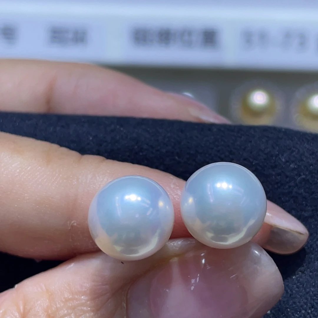 耳饰18K金镶嵌淡水珍珠10-11极光极微瑕