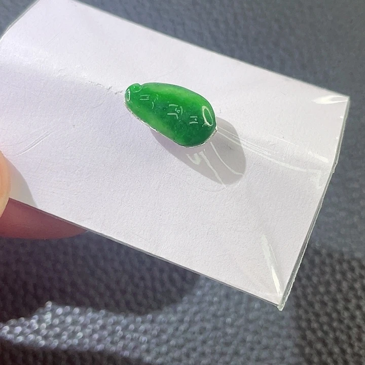 定制翡翠未镶嵌翡翠