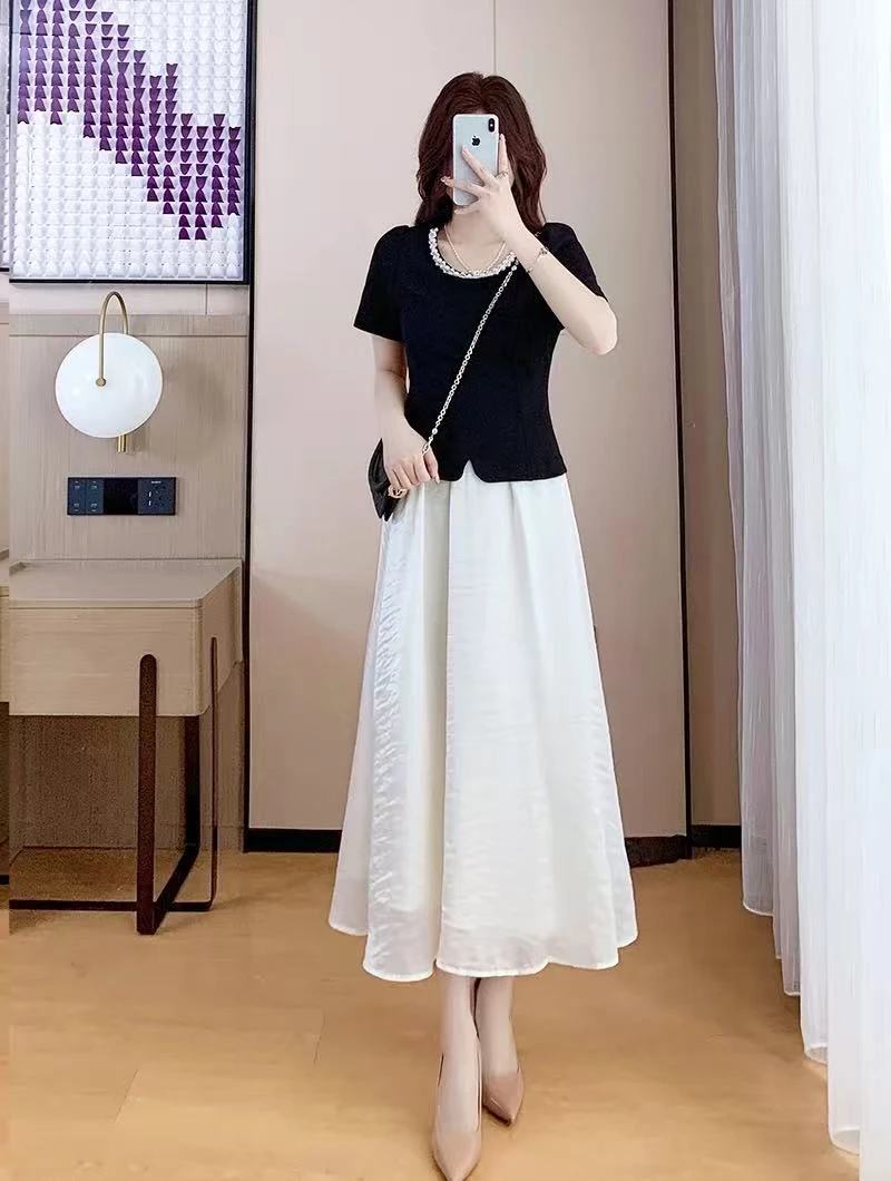 2025夏季新款法式高级感圆领钉珠收腰显瘦气质轻奢超好看连衣裙