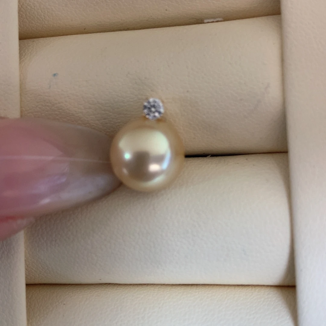 18K金镶嵌颈饰海水珍珠