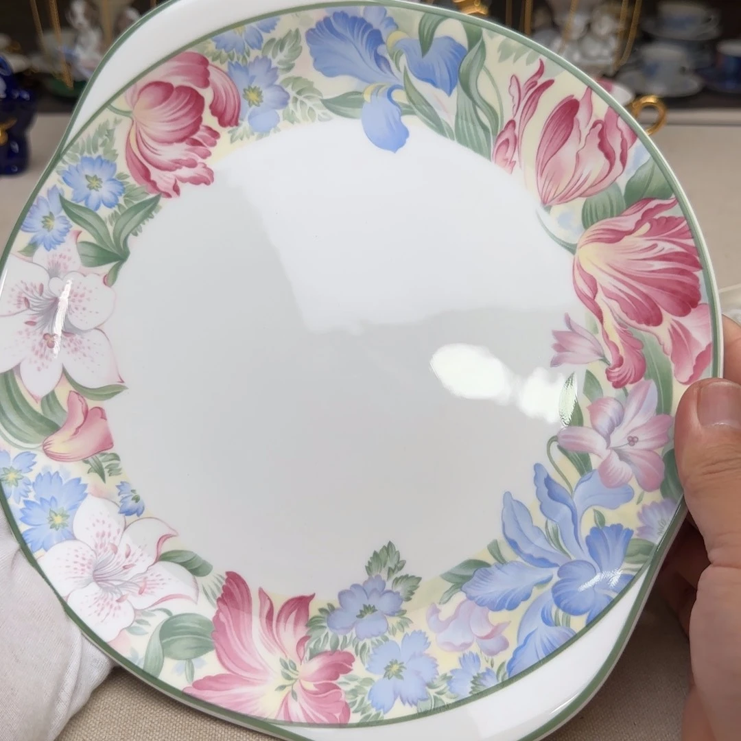 瓷片新店开播 点点关注