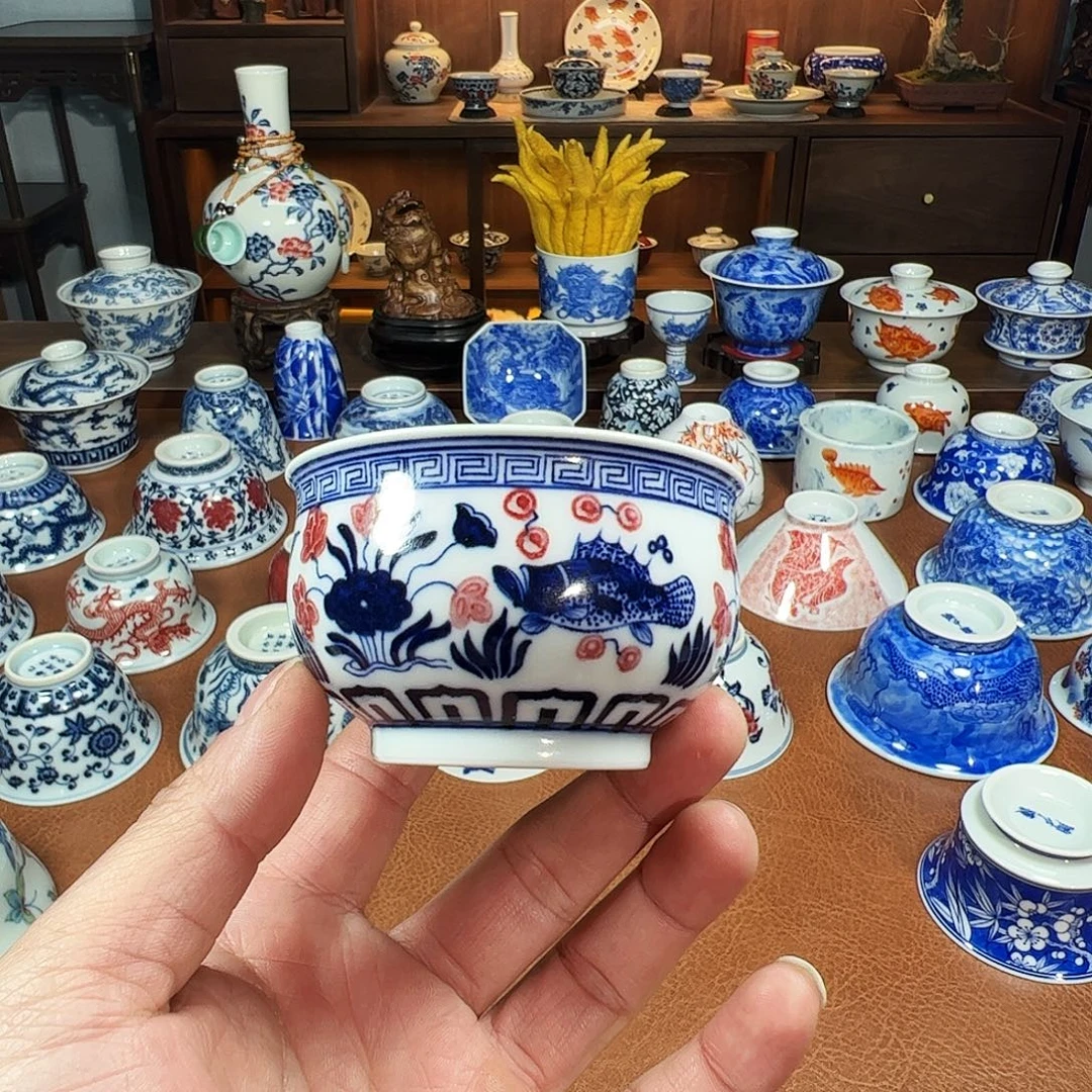 青花釉里红鱼藻纹炉式杯