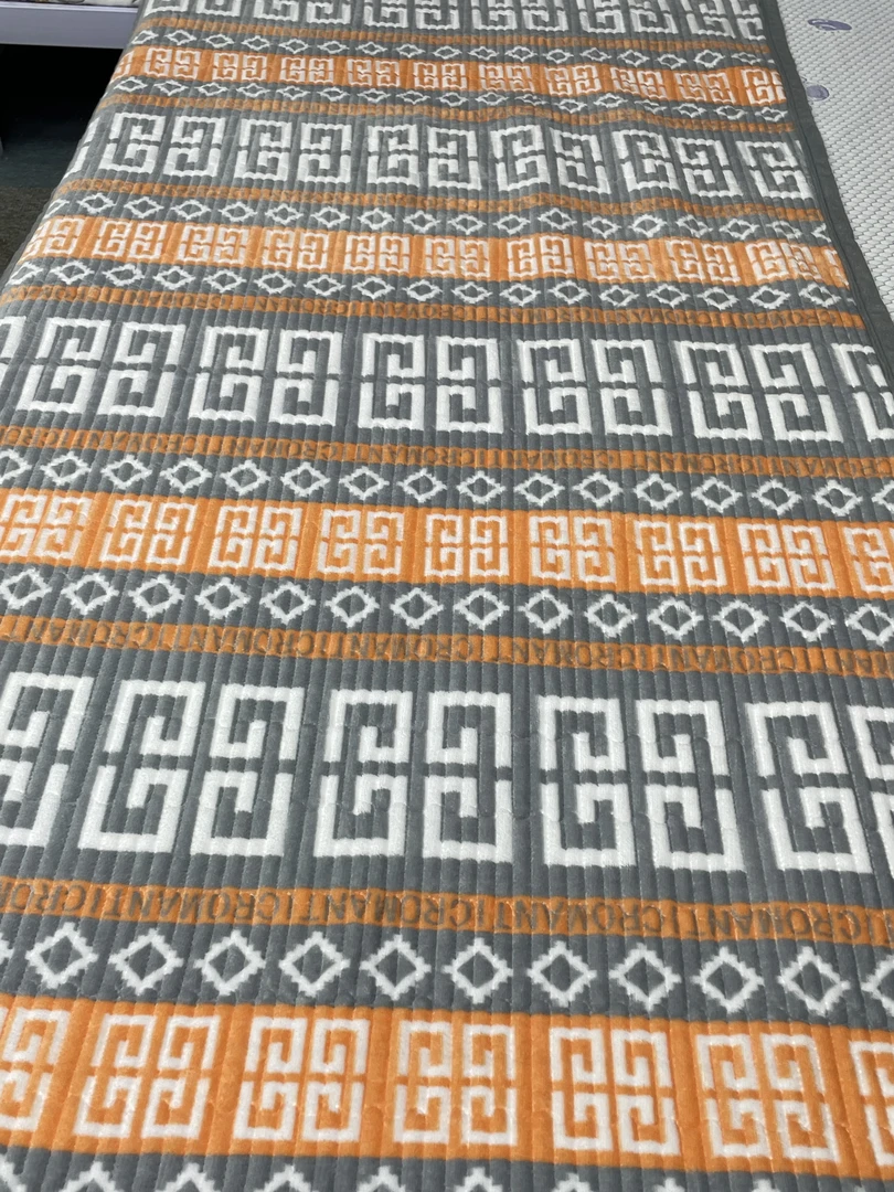 双面款牛奶绒床盖