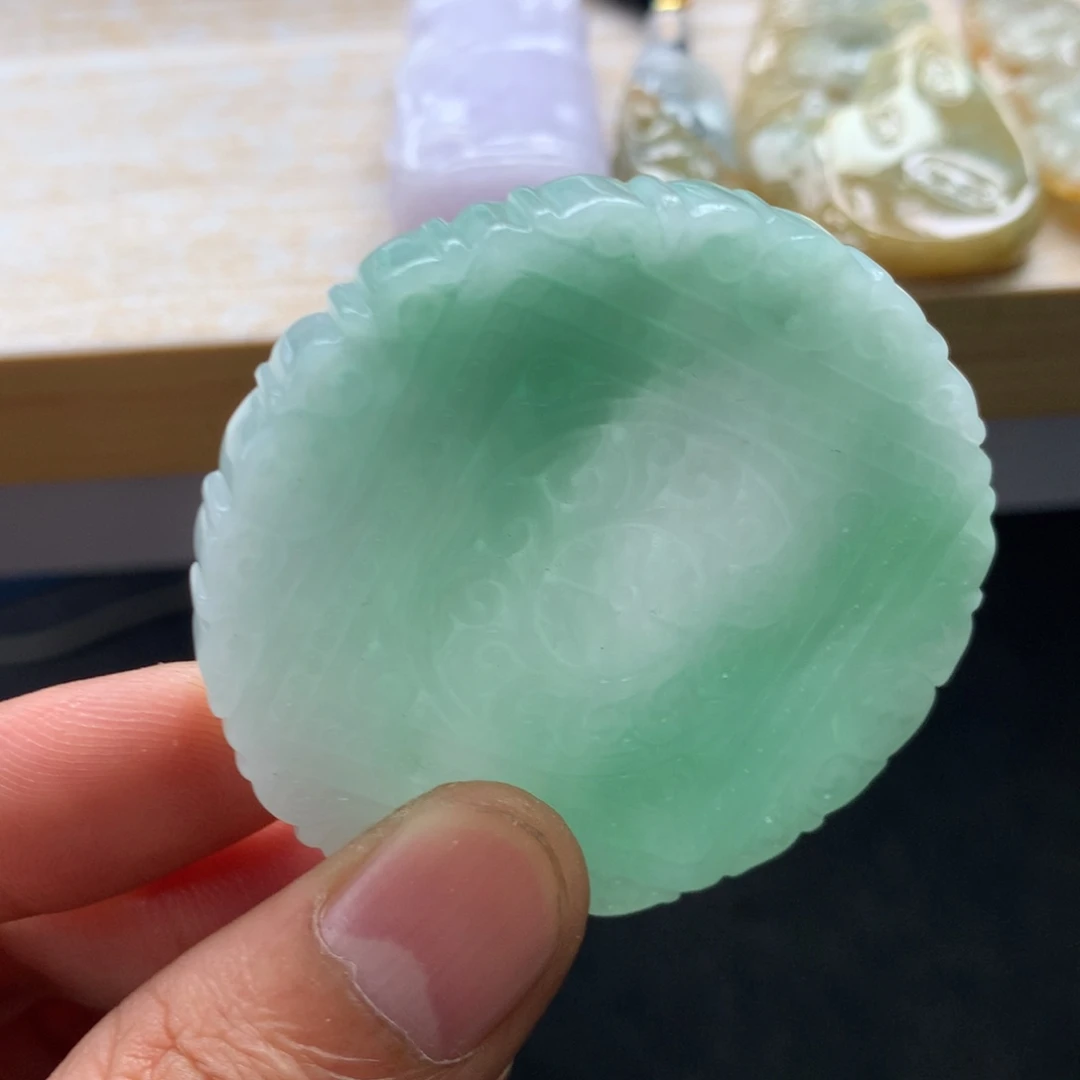 翡翠未镶嵌颈饰吊坠