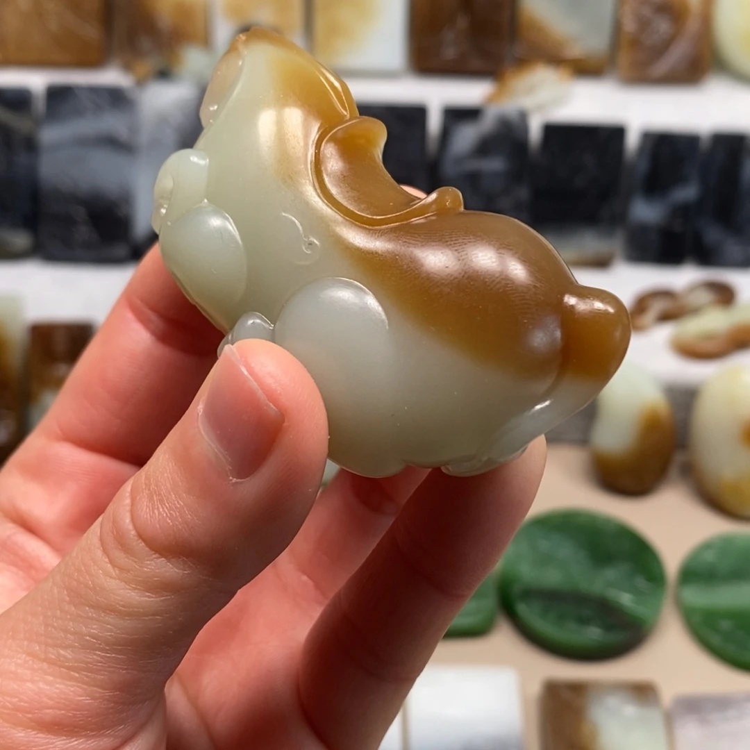 和田玉（糖玉）颈饰未镶嵌韩*嘎