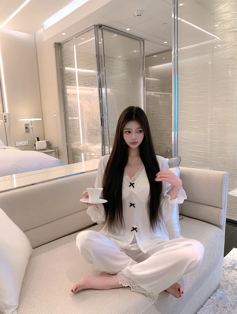 捞捞酱「淡颜姐姐」性感冰丝睡衣女纯欲风家居服春秋款2025新款