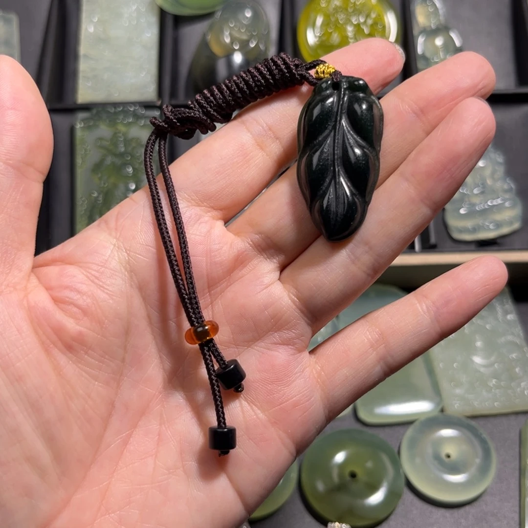 未镶嵌蛇纹石玉吊坠(不含链)