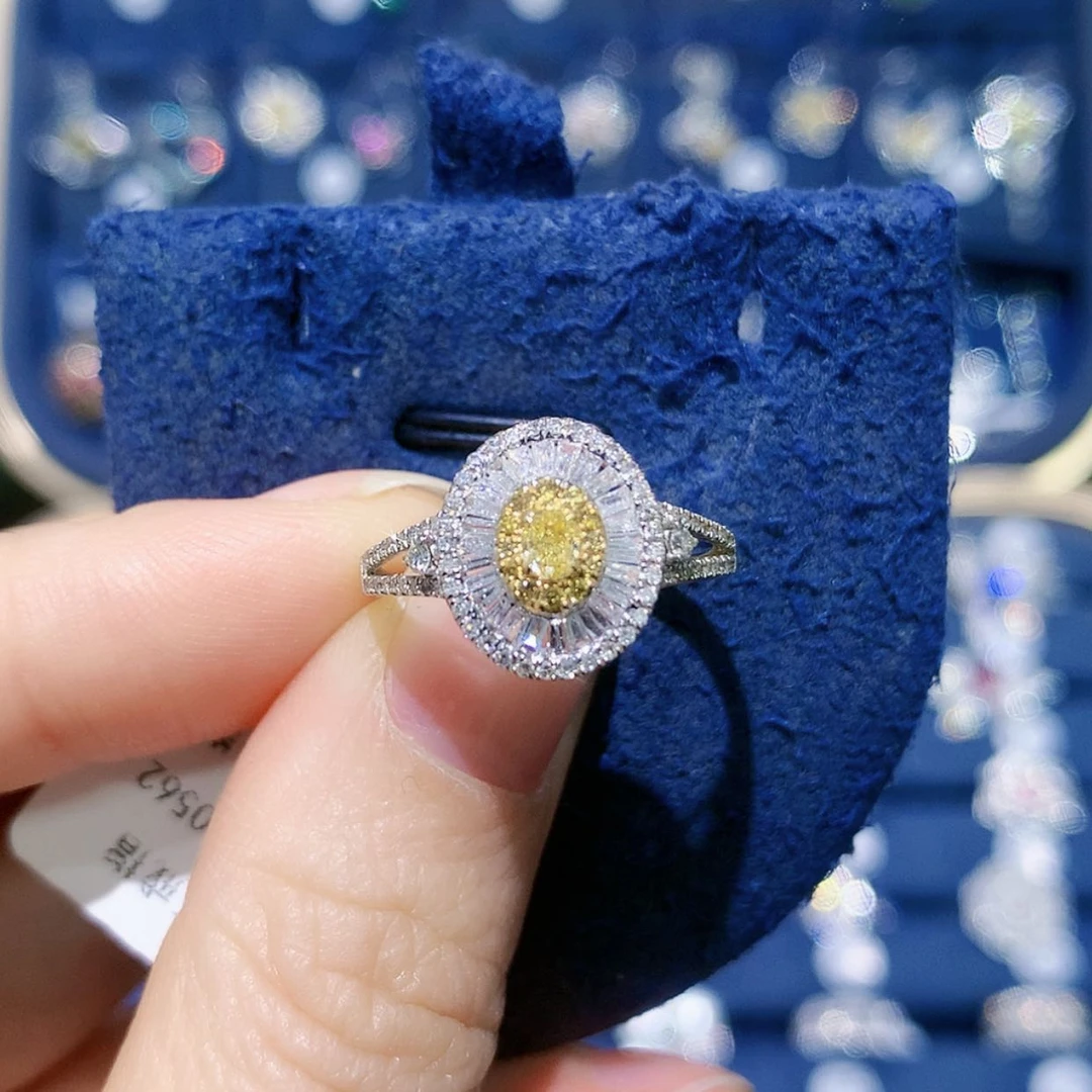 【闪购商品】18K金镶嵌戒托钻石黄钻蛋面戒指