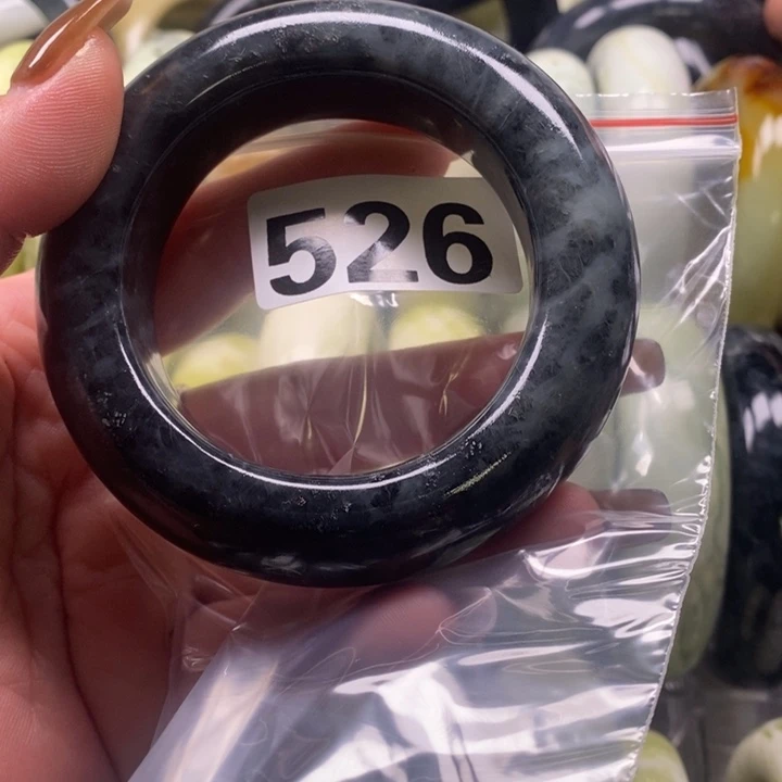 小***碧蛇纹石玉未镶嵌手镯