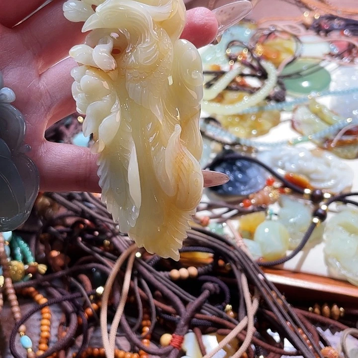 未镶嵌蛇纹石玉颈饰结*缘