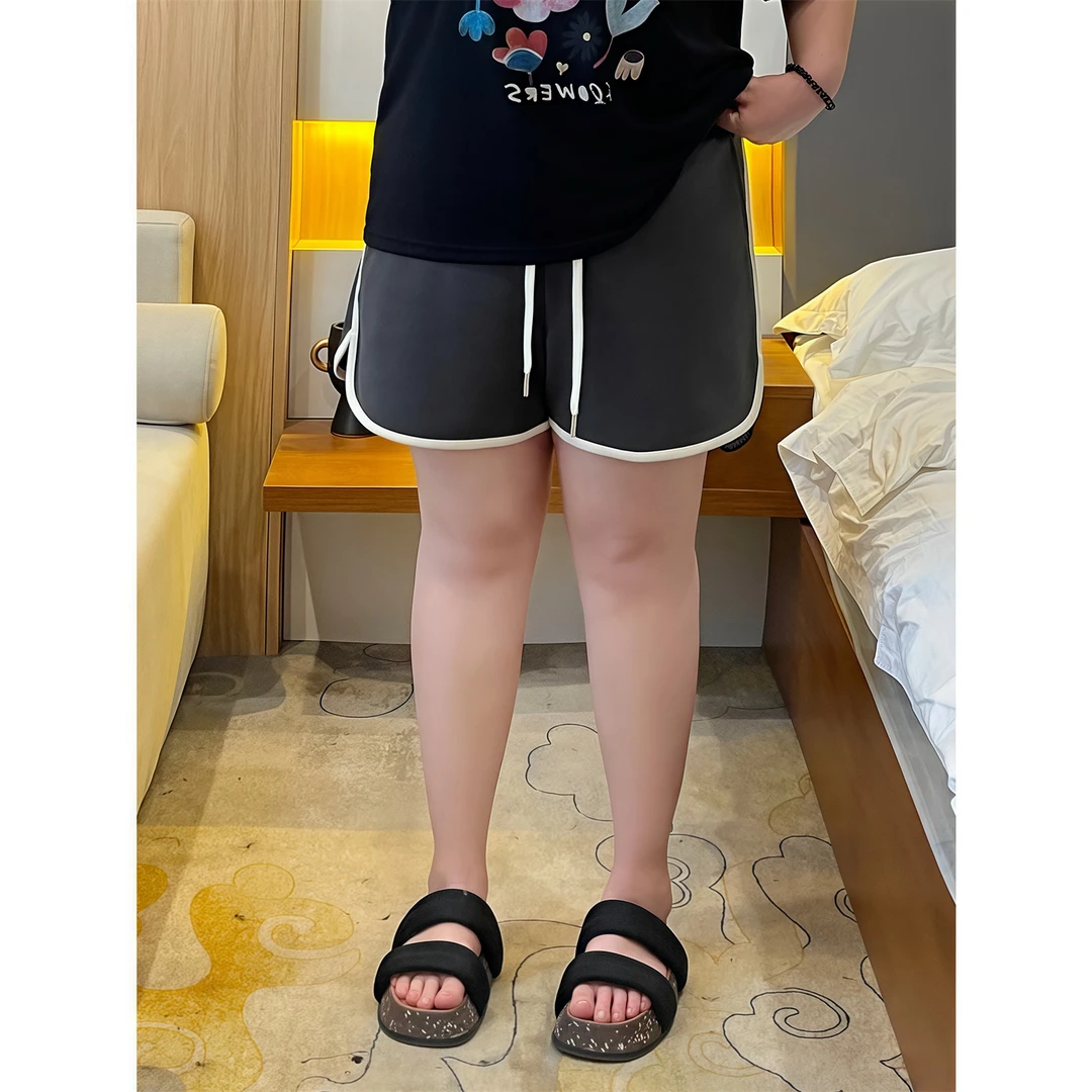 巷末晨光 / 撞色氧气感慵懒休闲短裤15332花契大码200斤胖mm时尚