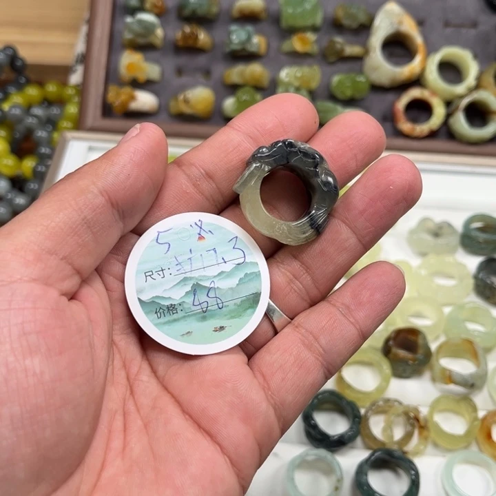 蛇纹石玉戒指合金皇***丶