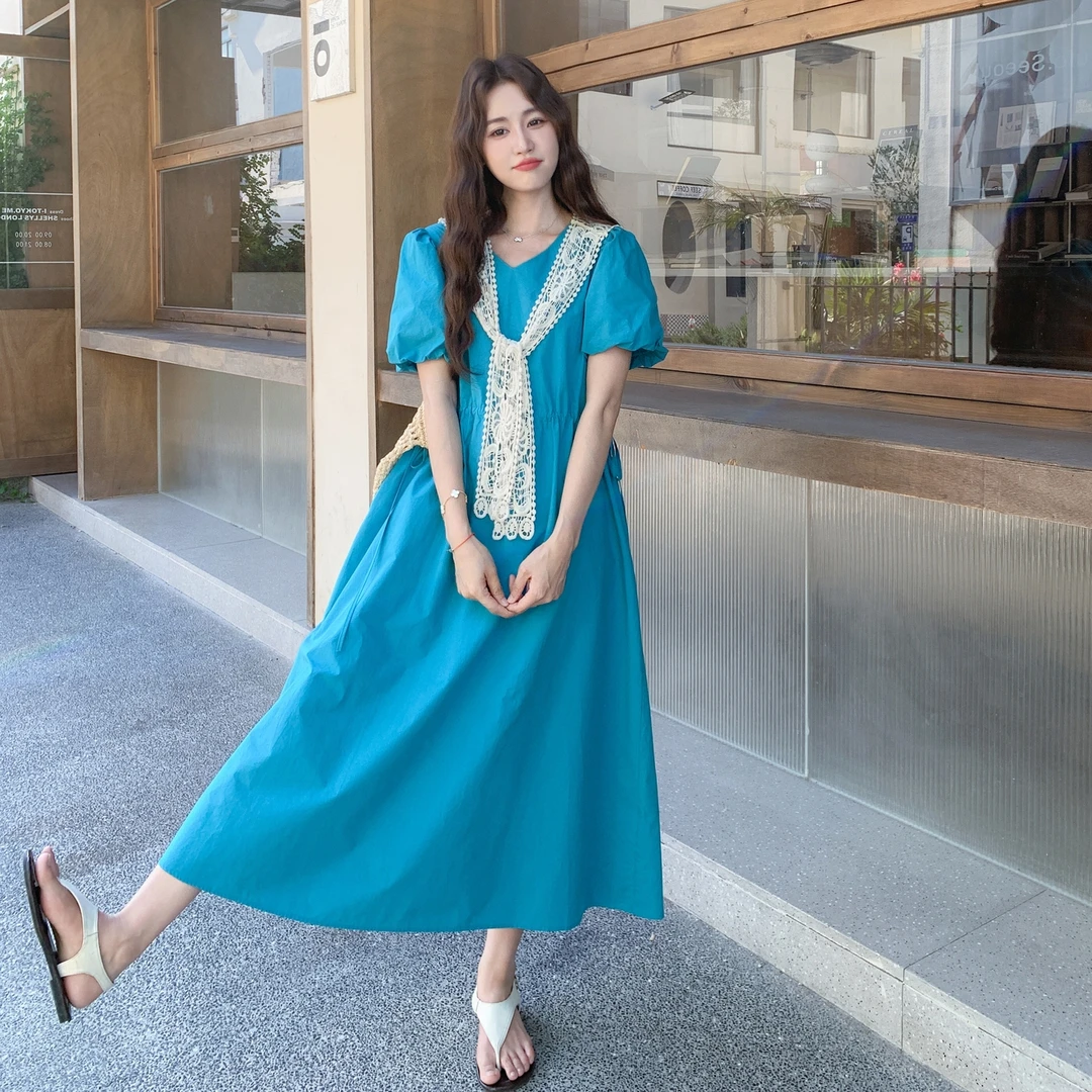 蕾丝拼接孔雀蓝泡泡袖连衣裙女2025夏季新款韩系绝美气质收腰长裙