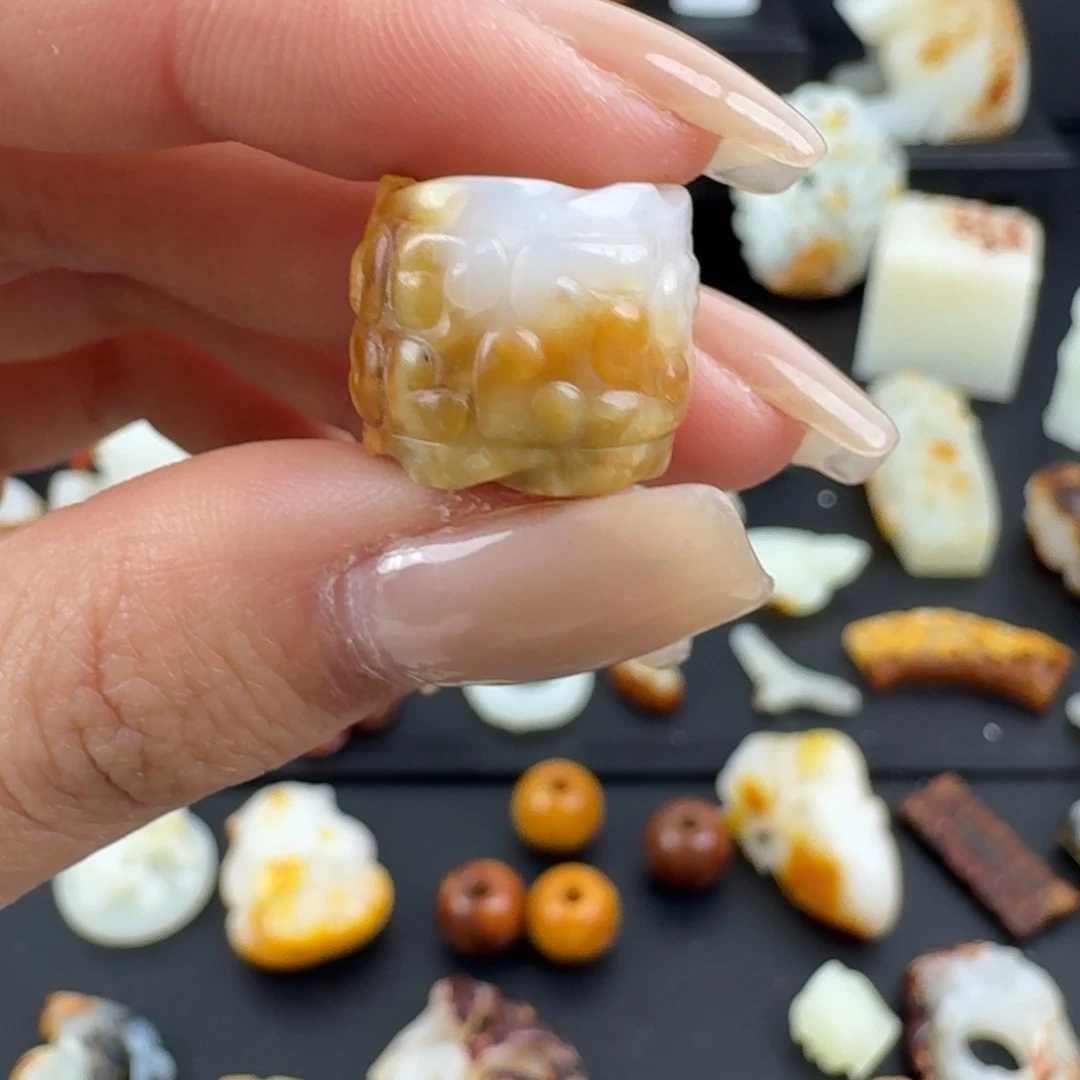 和田玉（糖玉）颈饰未镶嵌用****7