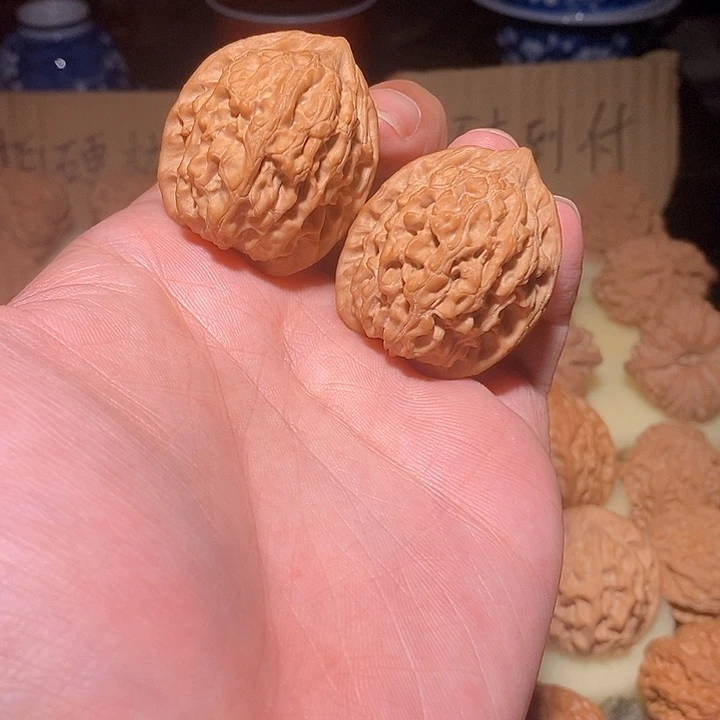 文玩核桃手把件太行山鸡心