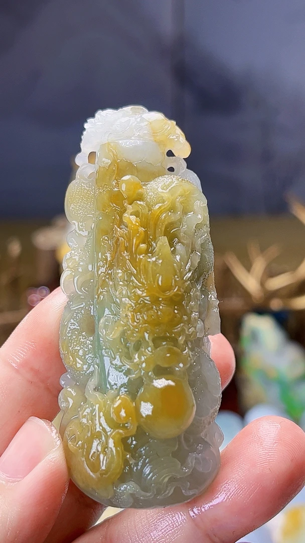 【新春好物】天然缅甸翡翠冰黄加绿龙柱毛货买断需抛光尺寸73-29-20