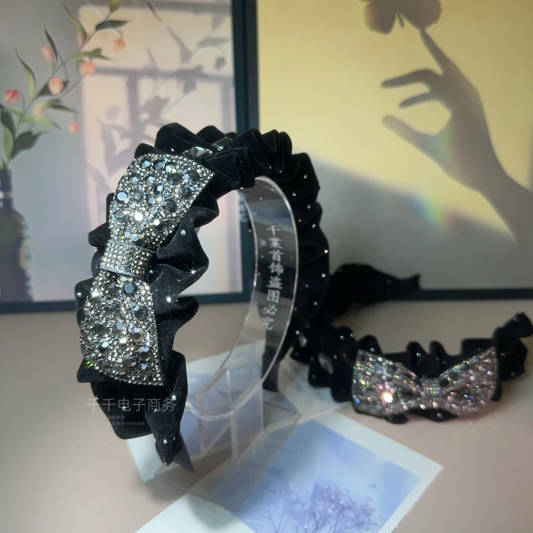 褋。2025法式新款丝绒褶皱镶钻蝴蝶结减龄百搭时尚气质款发箍T0952