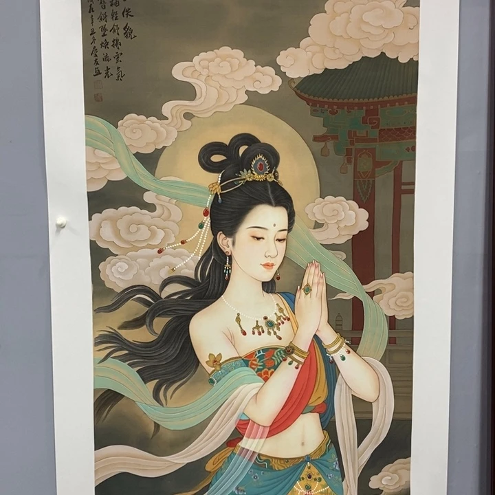 手绘作品等多种形式进行