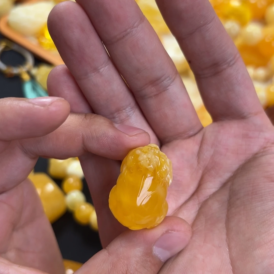 云***使蜜蜡未镶嵌裸石貔貅