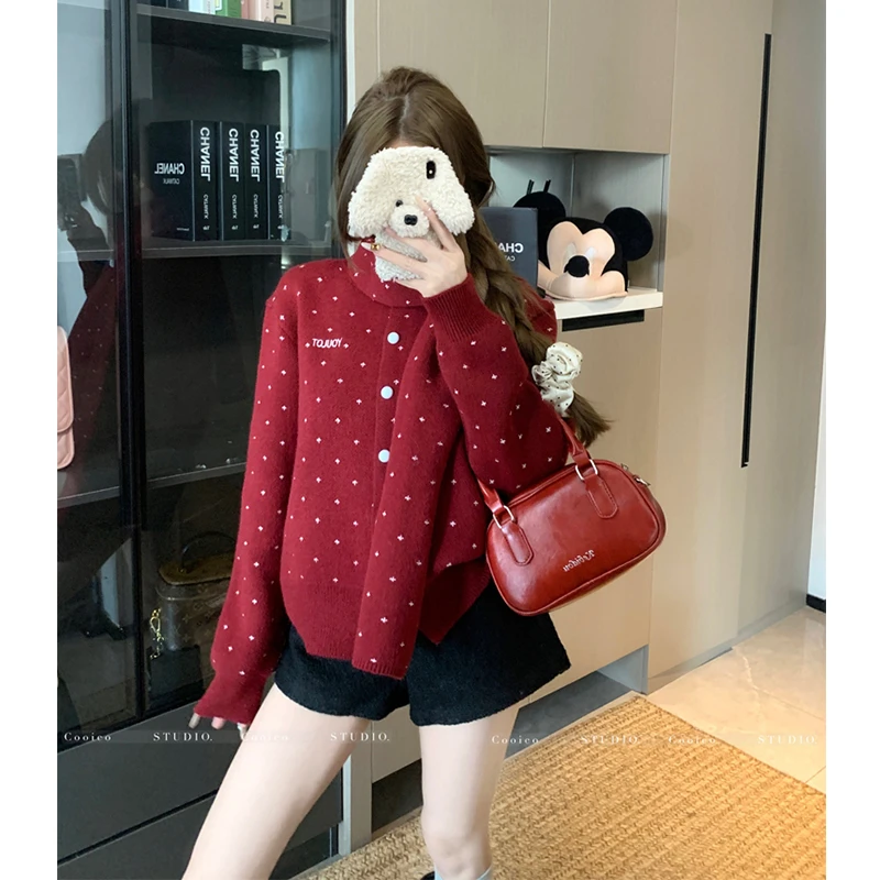 围巾刺绣毛衣外套女秋季2026新款韩版时髦针织衫长袖上衣开衫短款