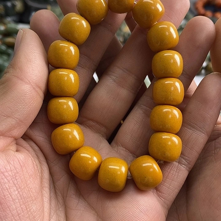 未镶嵌透闪石质玉珠宝奇石