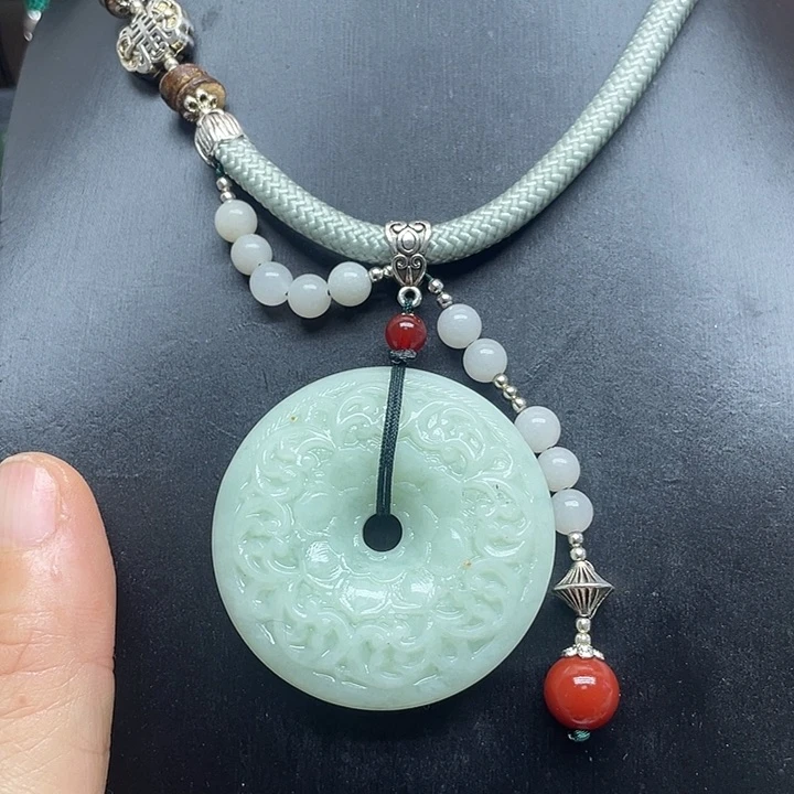 未镶嵌蛇纹石玉颈饰