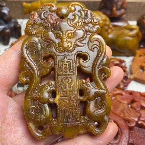 蛇纹石玉未镶嵌颈饰91