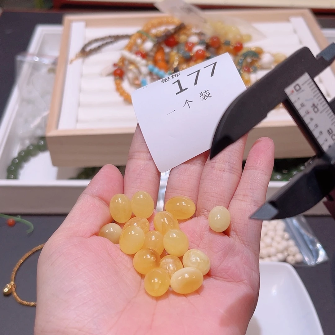未镶嵌珠宝半成品水晶177 。