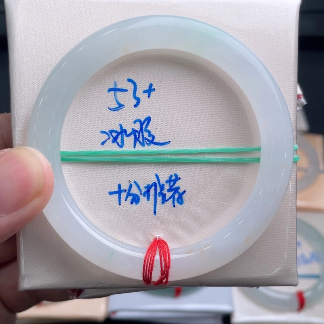 翡翠未镶嵌手镯翡翠手镯