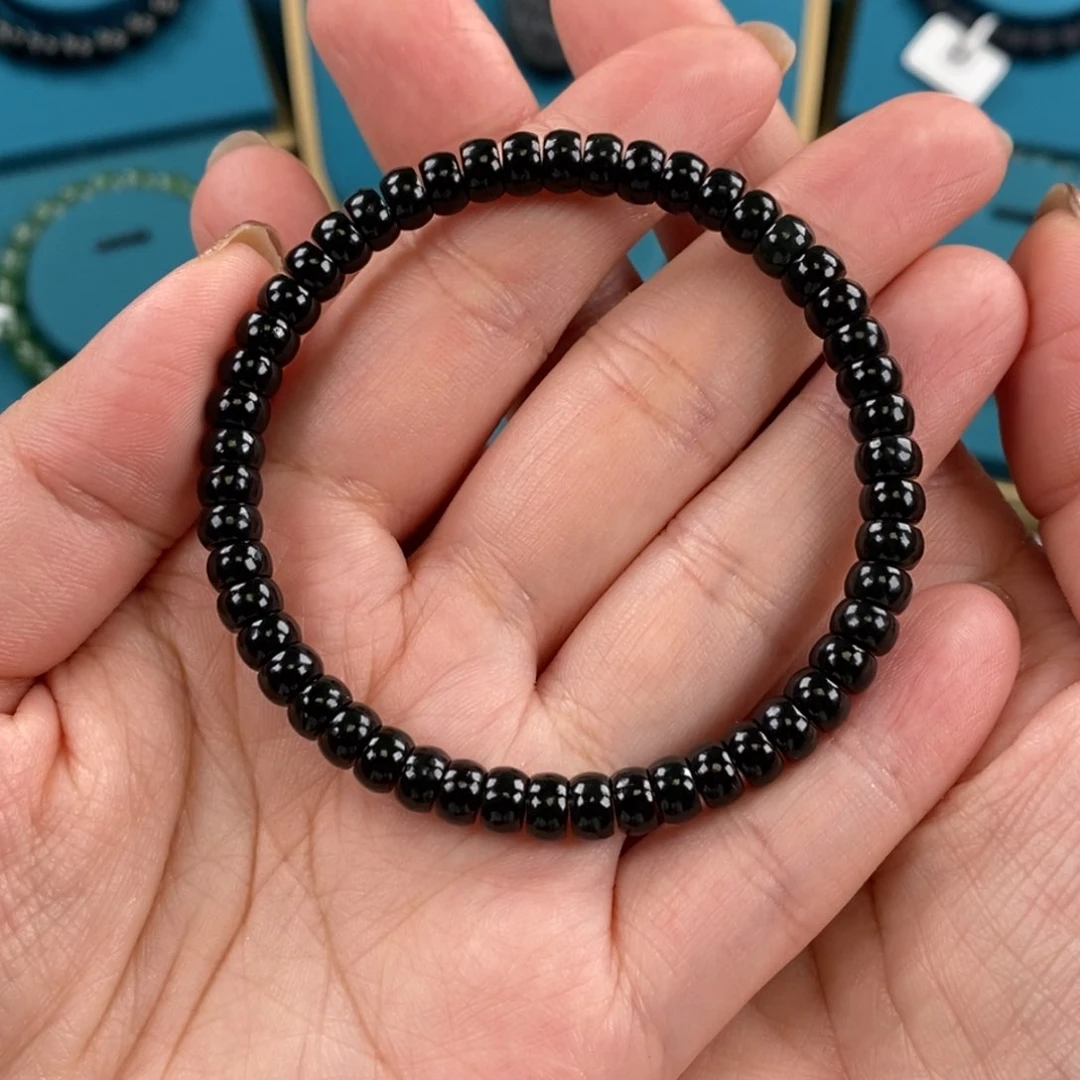 和田玉未镶嵌颈饰独**?