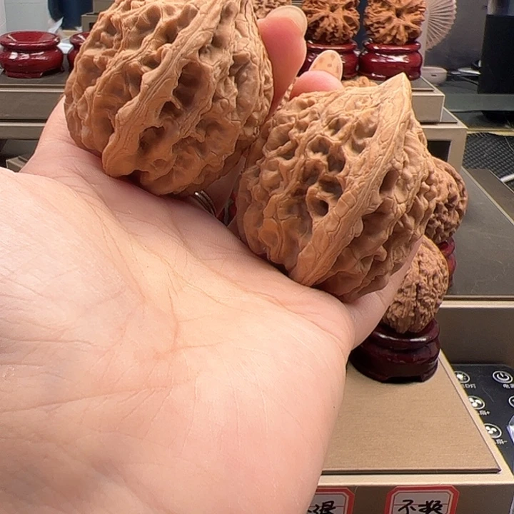 。***。文玩核桃吊坠444 大沽石 h-009