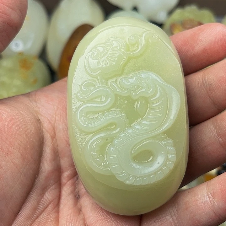 石材方解石手把件蛇