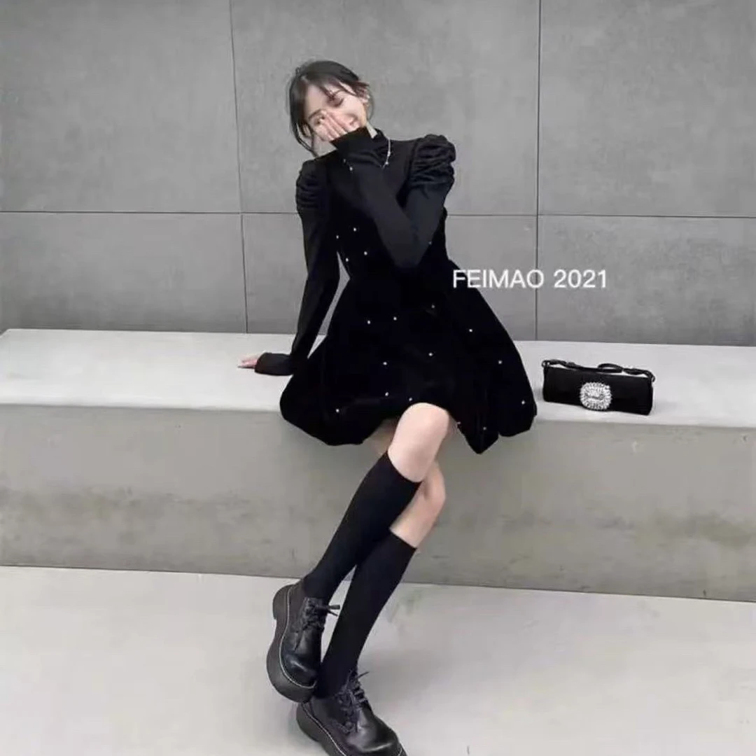 【晴儿家】新款显瘦大码法式打底衫+丝绒满钻吊带连衣裙套装8537