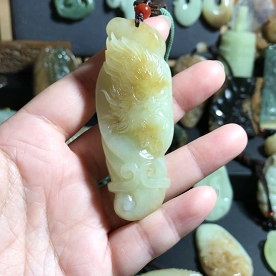 颈饰未镶嵌岫岩老玉（透闪石质玉）