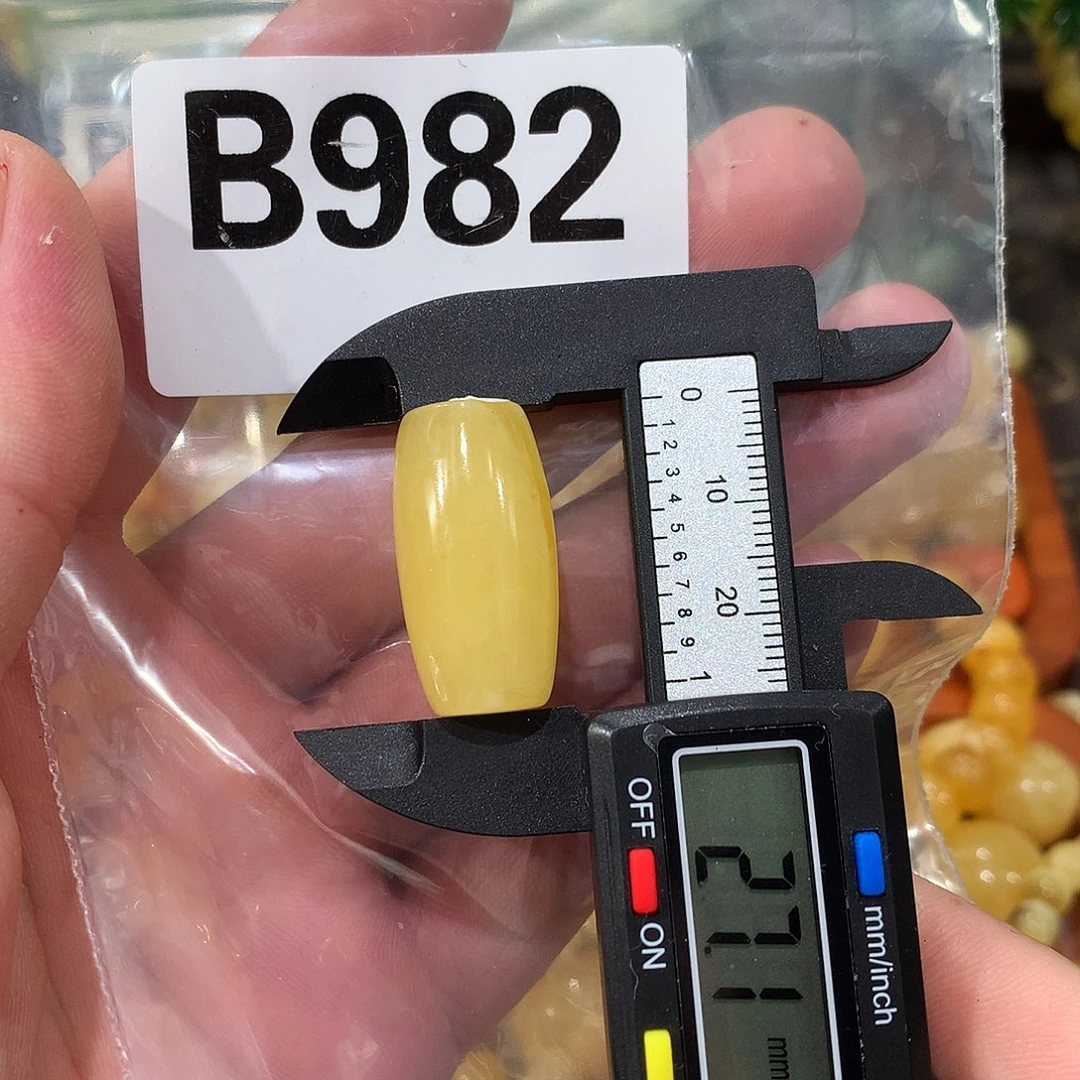 未镶嵌琥珀珠宝奇石
