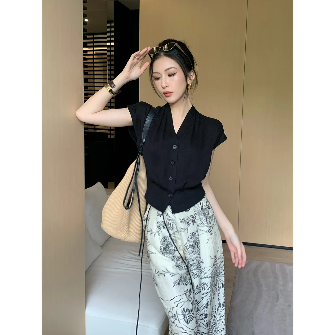 JIJINQI时尚气质显瘦短款短袖夏季百搭设计感v领上衣JD04SZPT1246