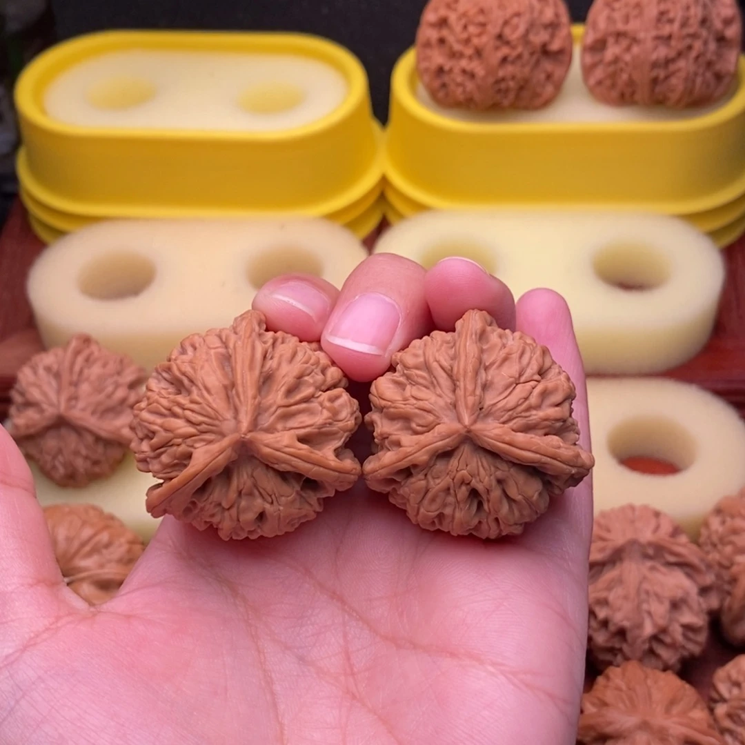 把件文玩核桃35牡丹花王三棱