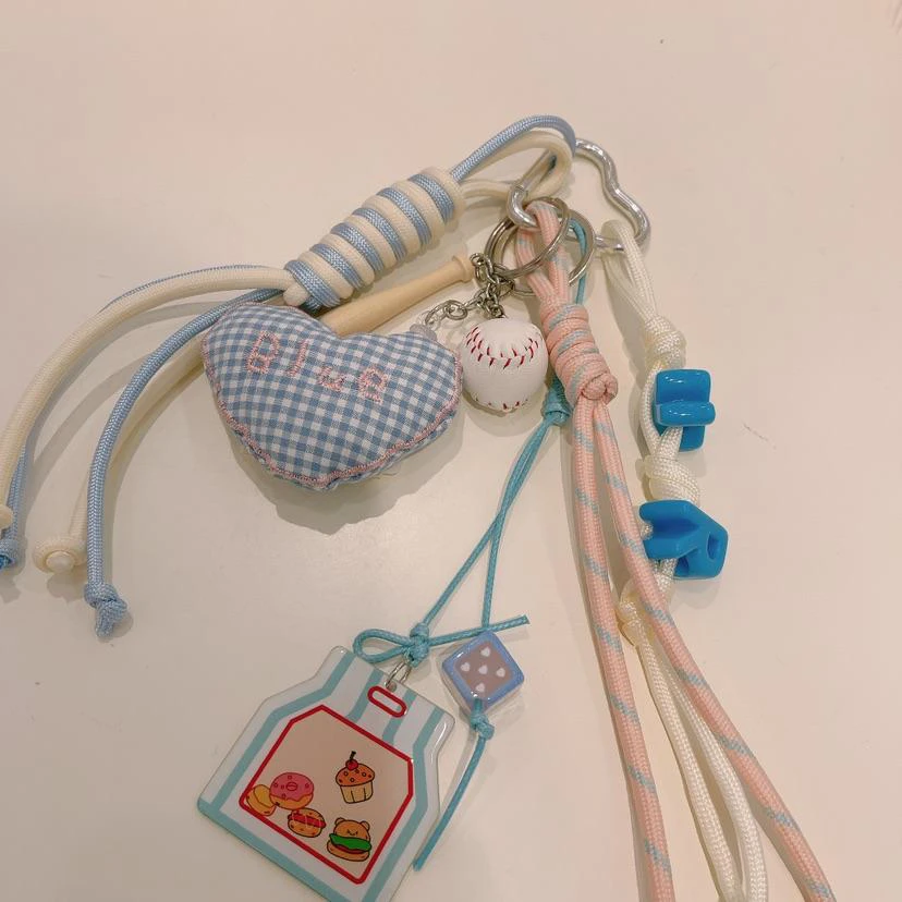 可爱格子爱心挂件手机挂绳长款链条通用斜跨背带饰品