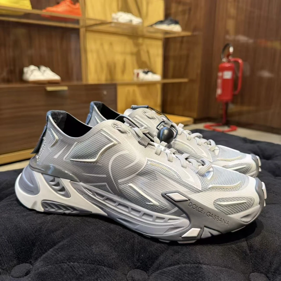 （可可在米兰）D...G（奥莱）羽毛运动鞋