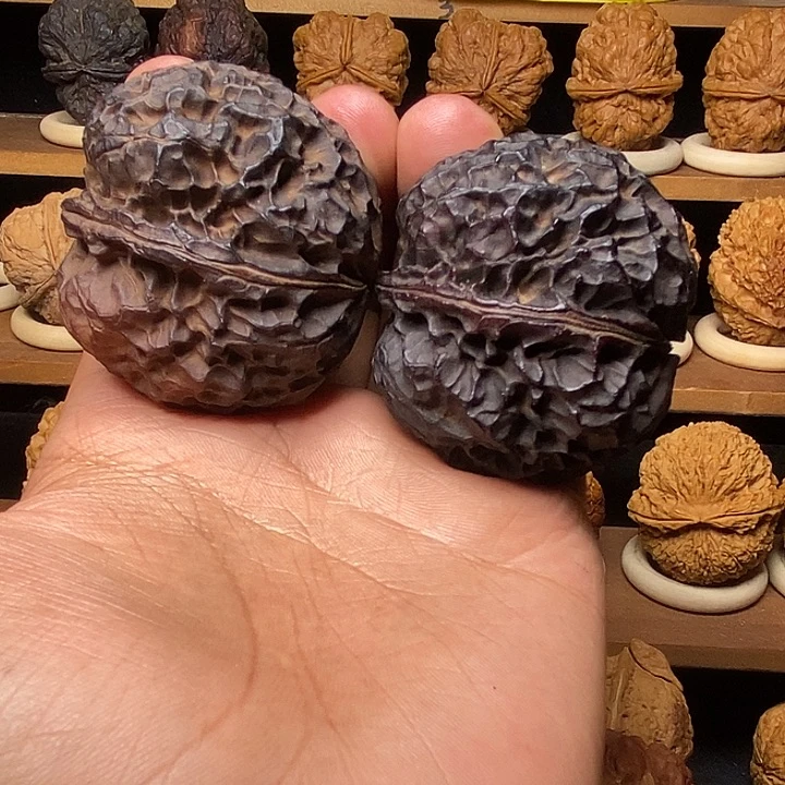 小***u吊坠文玩核桃绣球