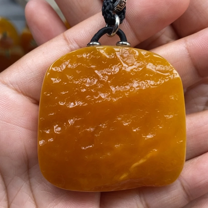 【闪购商品】琥珀颈饰未镶嵌