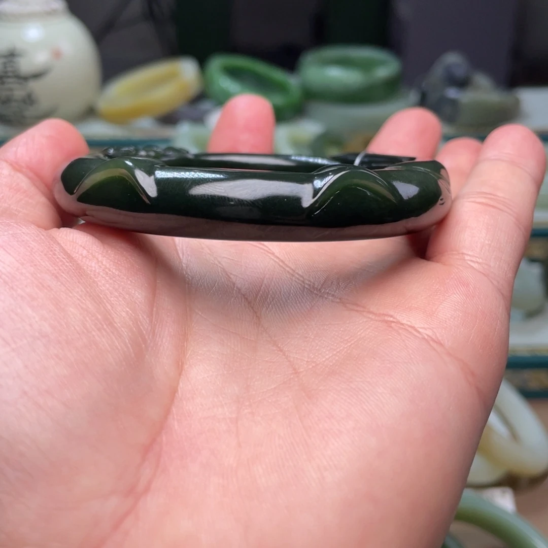 和田玉未镶嵌手镯猫猫手镯