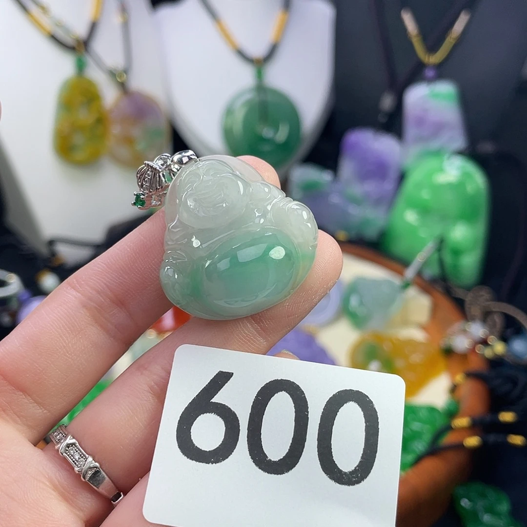 翡翠未镶嵌吊坠(赠链)