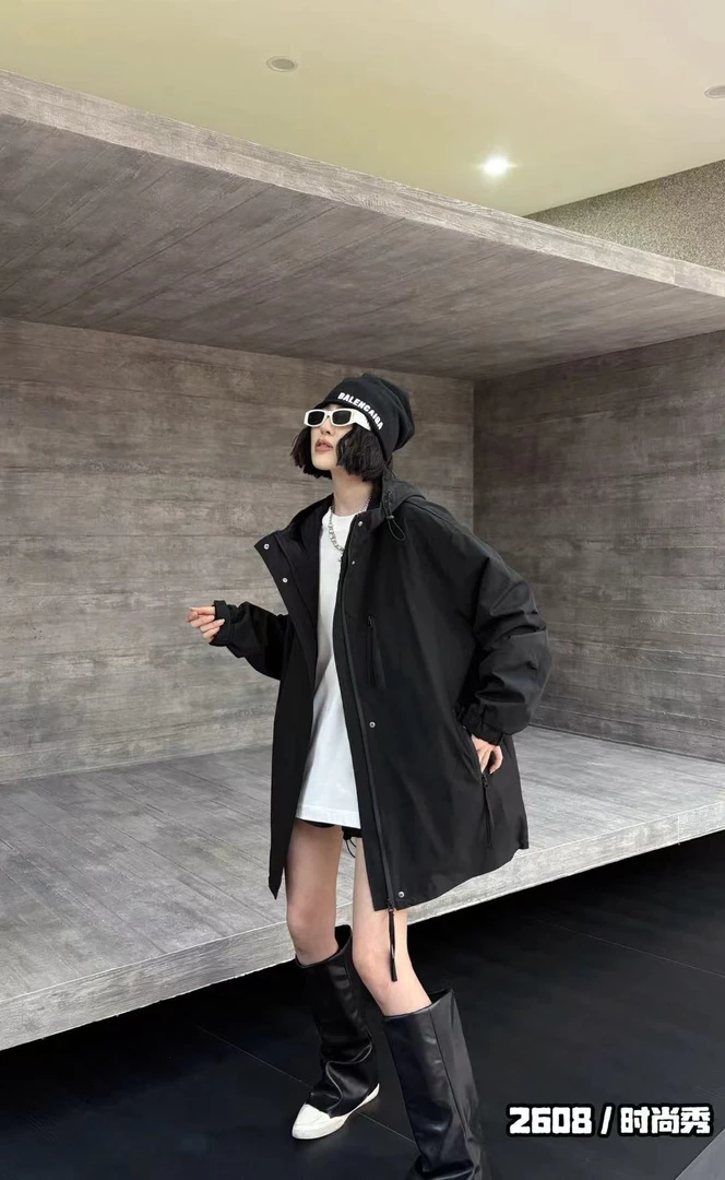 胖嘻哈秋装新款大码女装中长款连帽时尚冲锋衣外套2608