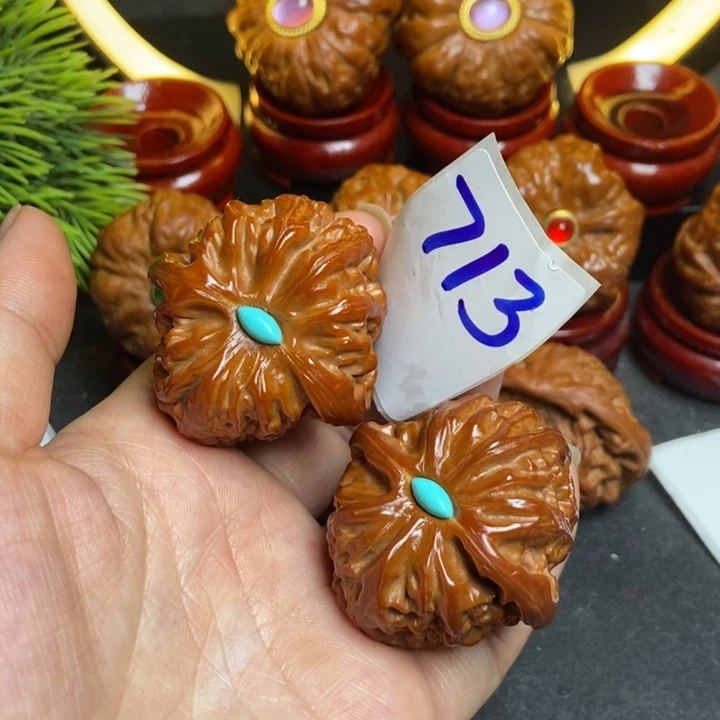 40白狮子713文玩核桃狮子头