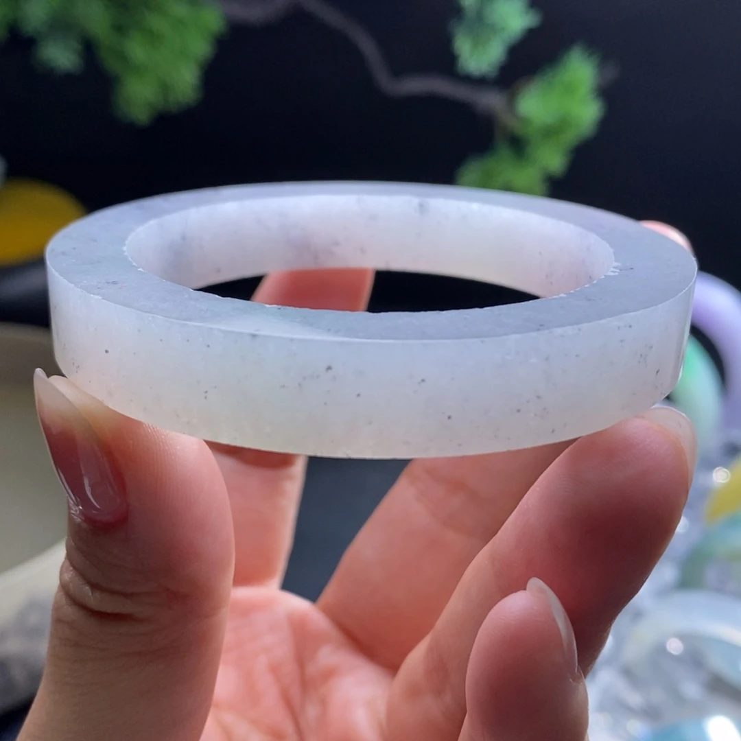 定制翡翠未镶嵌翡翠手镯