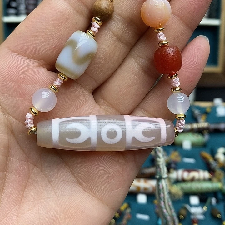 玛瑙/玉髓颈饰合金